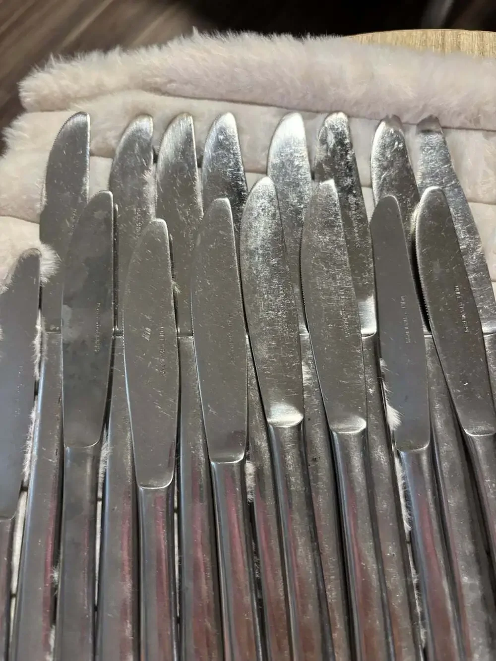 Lot of 16 + 1 Vintage Hull Stainless Steel Dinner Knives Japan MCM Flatware